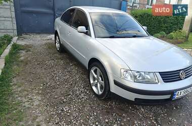 Седан Volkswagen Passat 1998 в 