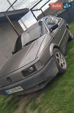 Седан Volkswagen Passat 1993 в Володимирі