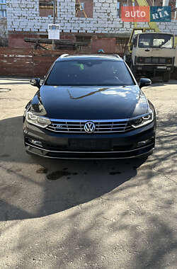 Универсал Volkswagen Passat 2019 в Киеве