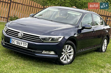 Седан Volkswagen Passat 2016 в Львові