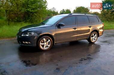Універсал Volkswagen Passat 2011 в Кам'янці-Бузькій