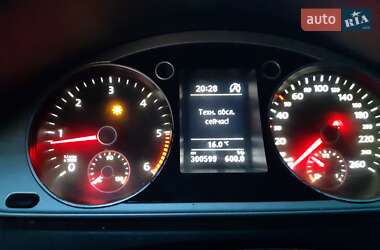 Універсал Volkswagen Passat 2011 в 