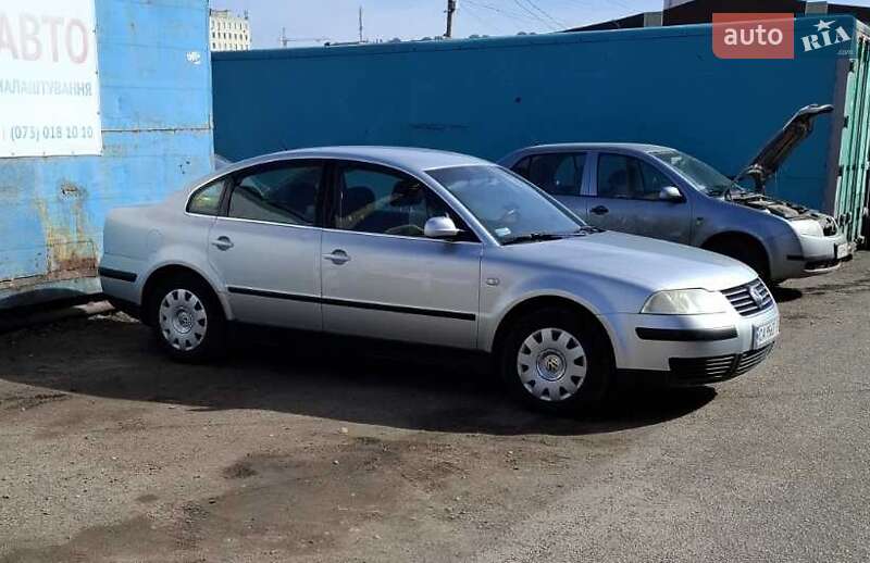 Седан Volkswagen Passat 2001 в Черкасах