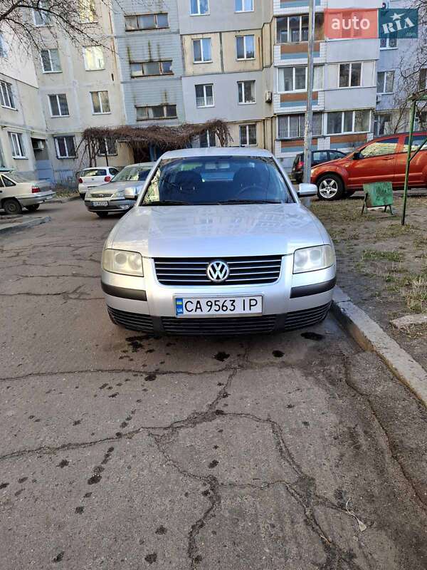 Седан Volkswagen Passat 2001 в Черкасах
