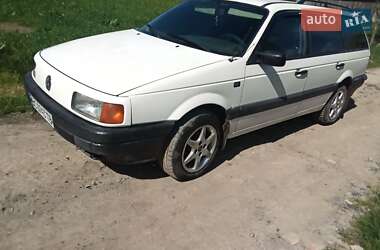 Універсал Volkswagen Passat 1988 в Долині