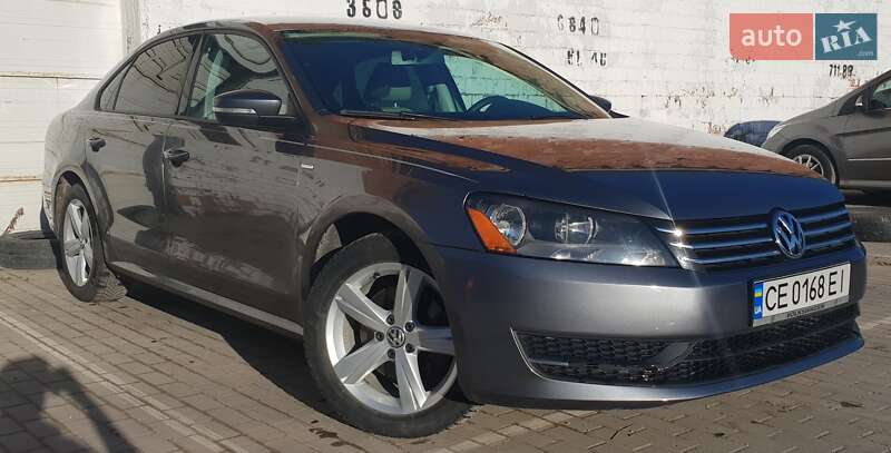 Седан Volkswagen Passat 2013 в Черновцах