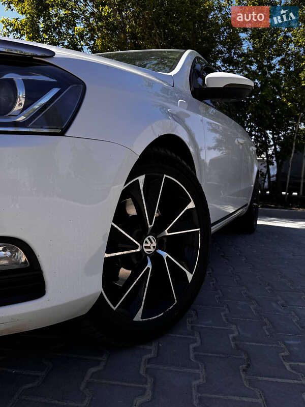 Седан Volkswagen Passat 2012 в Кропивницком