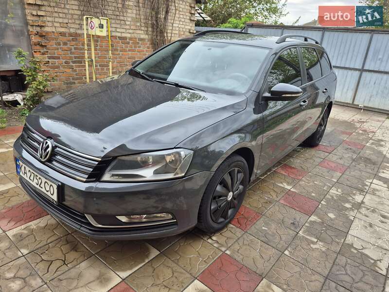 Універсал Volkswagen Passat 2011 в Києві