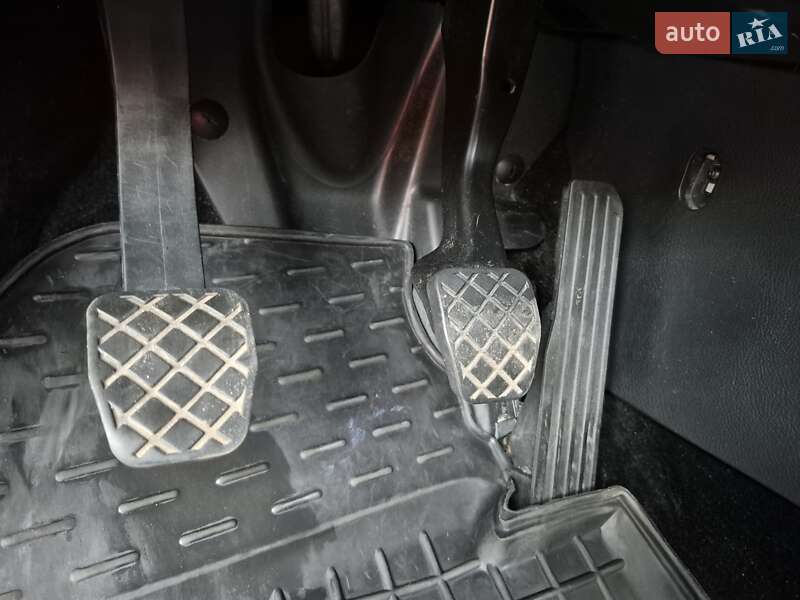 Універсал Volkswagen Passat 2011 в Києві