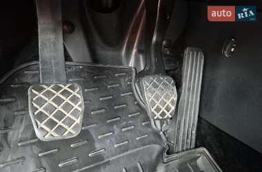 Універсал Volkswagen Passat 2011 в 