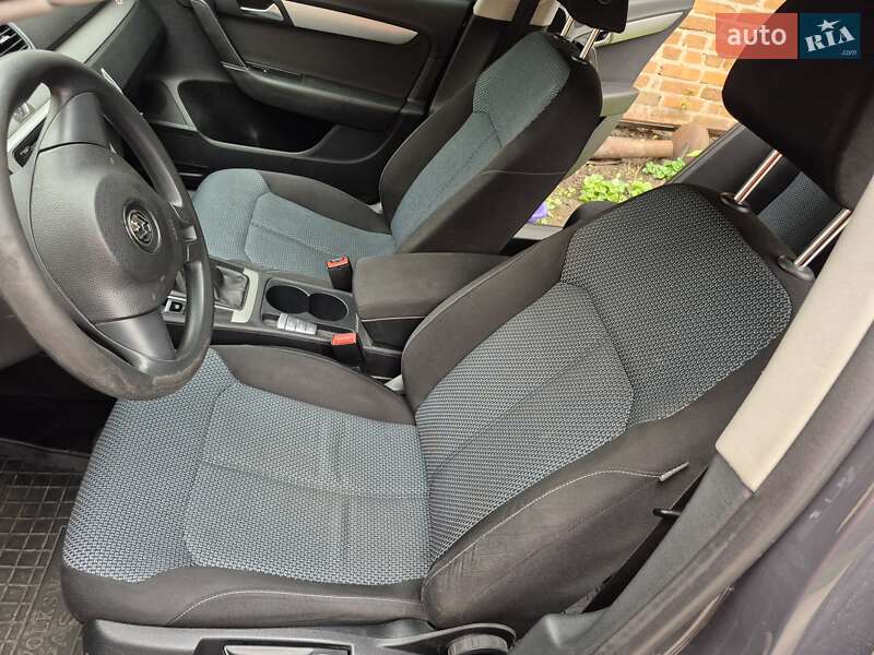 Універсал Volkswagen Passat 2011 в Києві