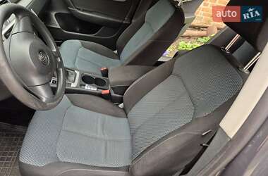 Універсал Volkswagen Passat 2011 в 