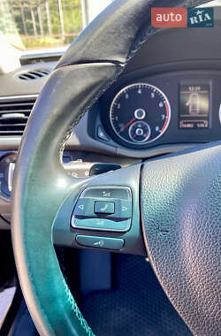 Седан Volkswagen Passat 2011 в 