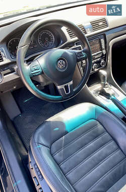 Седан Volkswagen Passat 2011 в 