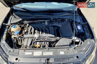 Седан Volkswagen Passat 2011 в 