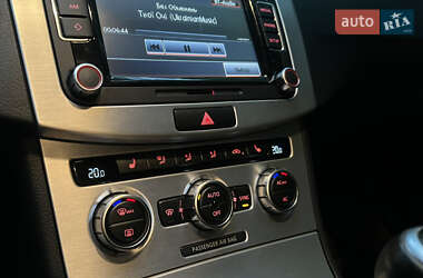 Седан Volkswagen Passat 2012 в 