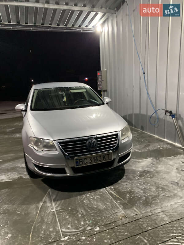 Седан Volkswagen Passat 2007 в Мостиске