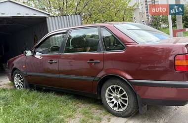 Седан Volkswagen Passat 1996 в 