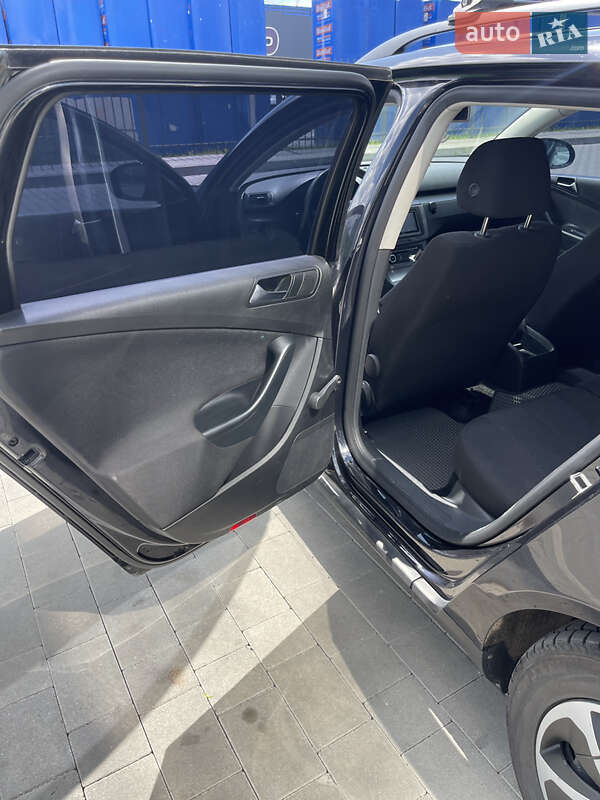 Универсал Volkswagen Passat 2010 в Ивано-Франковске