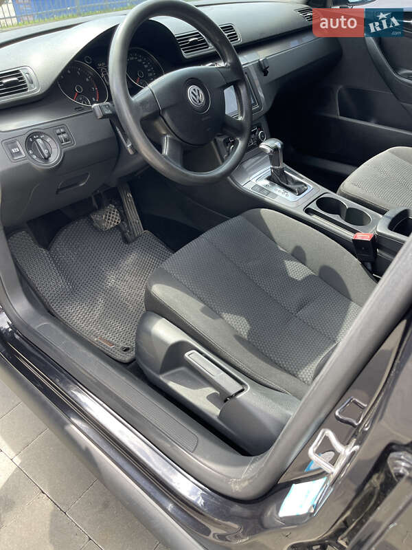 Универсал Volkswagen Passat 2010 в Ивано-Франковске