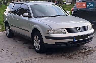 Універсал Volkswagen Passat 2000 в 
