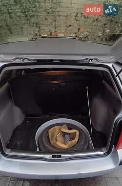 Універсал Volkswagen Passat 2000 в 