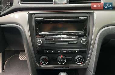 Седан Volkswagen Passat 2014 в 