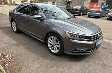 Седан Volkswagen Passat 2018 в Черкасах