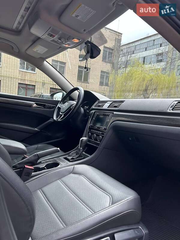 Седан Volkswagen Passat 2018 в Черкассах