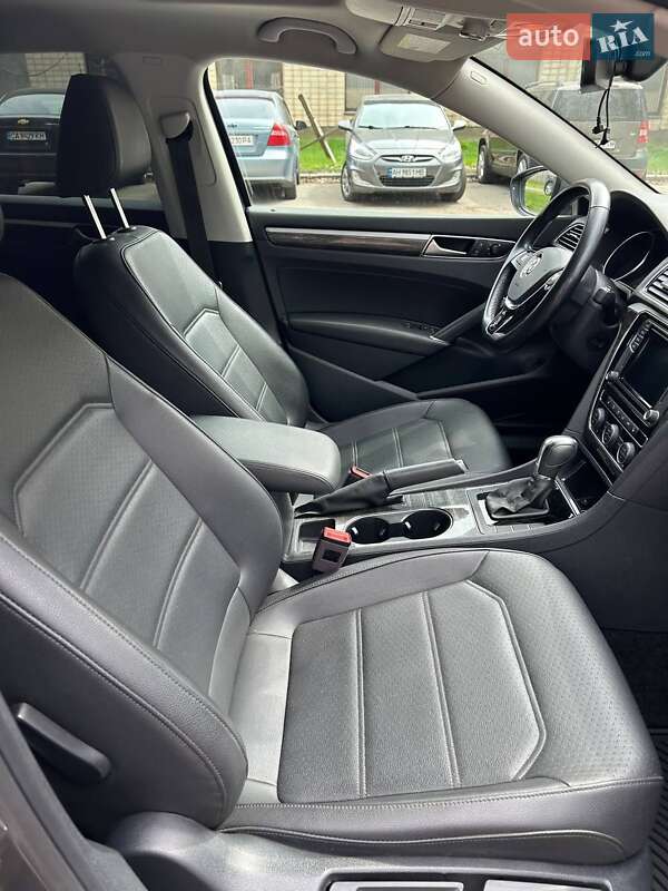 Седан Volkswagen Passat 2018 в Черкассах