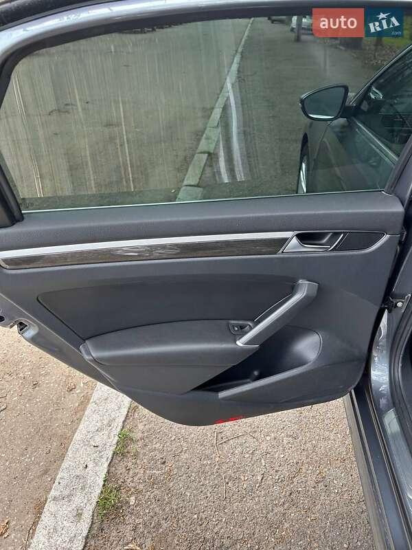 Седан Volkswagen Passat 2018 в Черкассах