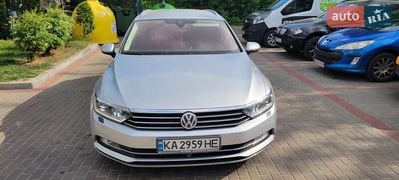 Универсал Volkswagen Passat 2018 в Киеве