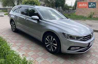 Універсал Volkswagen Passat 2019 в Хоролі