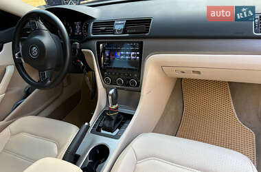 Седан Volkswagen Passat 2014 в 