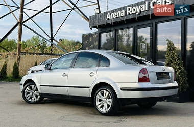 Седан Volkswagen Passat 2004 в 