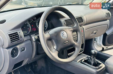 Седан Volkswagen Passat 2004 в 