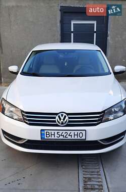 Седан Volkswagen Passat 2012 в Одессе