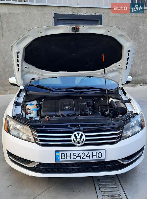 Седан Volkswagen Passat 2012 в Одессе