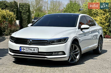 Седан Volkswagen Passat 2018 в Одесі