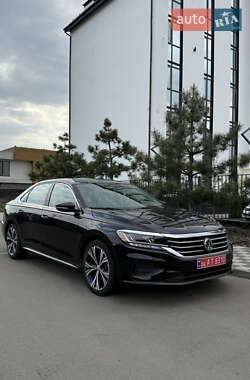 Седан Volkswagen Passat 2022 в Києві