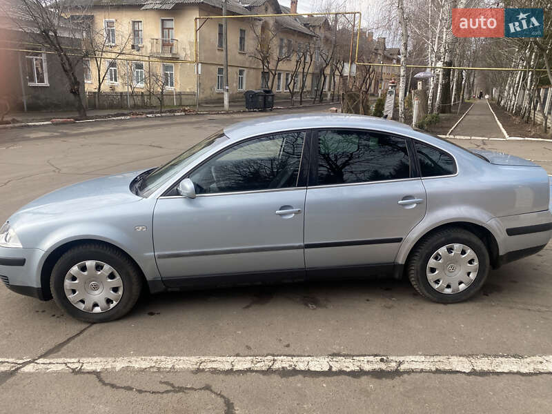 Седан Volkswagen Passat 2003 в Балте