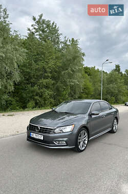 Седан Volkswagen Passat 2017 в Дніпрі