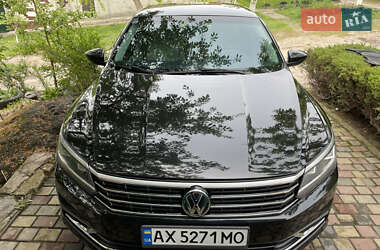 Седан Volkswagen Passat 2017 в Харкові