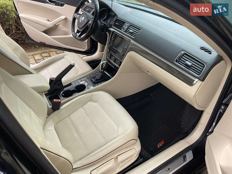 Седан Volkswagen Passat 2017 в Харкові