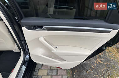 Седан Volkswagen Passat 2017 в 