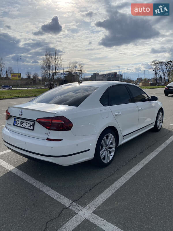 Седан Volkswagen Passat 2017 в Києві