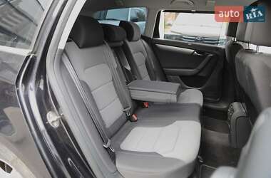 Універсал Volkswagen Passat 2011 в 