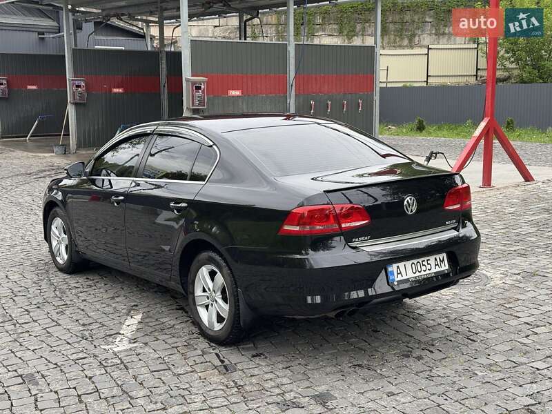 Седан Volkswagen Passat 2012 в Житомирі