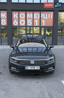 Універсал Volkswagen Passat 2015 в Полтаві
