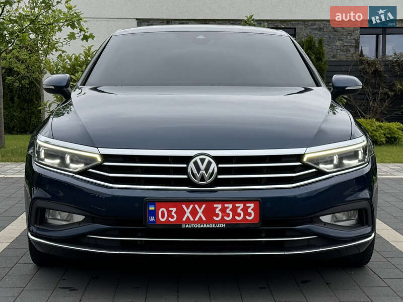 Седан Volkswagen Passat 2019 в Ужгороді
